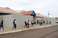 Levantamento feito pelos 32 Núcleos Regionais de Educação (NREs) do Paraná mostra que apenas 11,82% das escolas estaduais paralisaram totalmente as atividades nesta sexta-feira (25). Cerca de 18% dos colégios funcionaram normalmente, enquanto 70% das unidades da rede estadual tiveram atendimento parcial.