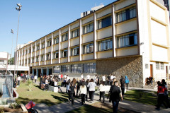 Levantamento feito em todo o Paraná registra leve redução no número de adesões totais e parciais à paralisação na rede estadual de educação.