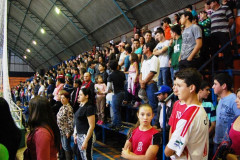 Com mais de 4 mil participantes, a fase regional curitibana é a mais concentrada do Estado e com o maior número de alunos e professores. Na foto, abertura dos jogos em Candói.