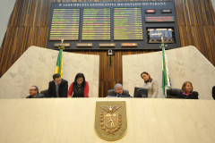 Os deputados estaduais aprovaram por unanimidade a mensagem do governador Beto Richa que concede reajuste de 6,28%.