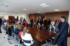 Um grupo formado por 42 diretores de escolas estaduais do Núcleo Regional de Educação de Pato Branco, esteve no Palácio Iguaçu, em Curitiba.