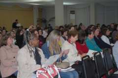 A Secretaria de Estado da Educação iniciou as atividades, nessa segunda-feira (2), em Foz do Iguaçu, do Simpósio da Formação das Equipes Pedagógicas para Atuarem nas Escolas da Educação Profissional. O evento promove uma maior integração entre cerca de 300 pedagogos e coordenadores de cursos de escolas que ofertam curso de técnicos de 16 núcleos regionais de educação.