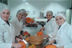 Curso Técnico em Nutrição e Dietética forma profissionais que trabalham com transporte, armazenamento, seleção e preparo de alimentos.