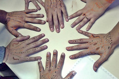 Temas diferenciados com cultura oriental e indígena tornam aulas de Arte mais dinâmicas e contribuem para formação cultural de alunos.