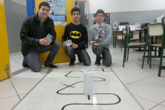 Doze estudantes da rede estadual de educação vão disputar a fase regional da Olimpíada Brasileira de Robótica (OBR) neste sábado, em Curitiba.