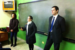 Quatro escolas da rede estadual na região de Ivaiporã, no Norte Central Paranaense, receberam a visita de um representante do Ministério Público, que conversou com alunos e professores. Os temas tratados incluíram o Estatuto da Criança e Adolescente, direitos e deveres dos estudantes, respeito aos profissionais e colegas, responsabilidade dos pais e o uso de drogas.