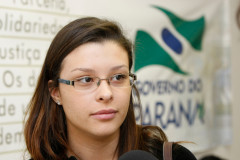 Ceebja Poty Lazzarotto, alunos fazem provas online, na foto a aluna Estela Carpinski Machado Newton. 20-10-14.