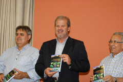 Lançamento do Livro Alimentação Saudavel na EMATER, Secretário da Educaçãao Paulo Schmidt. 28-10-14.