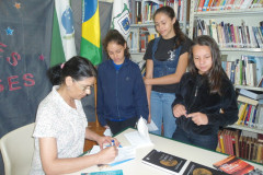 Colégio Estadual Horácio dos Reis promoveu um encontro entre os estudantes e escritores cascavelenses para uma conversa sobre a importância da leitura.