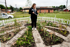 Cerca de 500 alunos do 9° ano de várias escolas da Região Metropolitana de Curitiba participaram nesta quarta-feira (5) da segunda edição do “Dia do Campo”, no Centro Estadual de Educação Profissional Newton Freire Maia, em Pinhais. Os estudantes foram acompanhados pelos pais e aproveitaram para conhecer e fazer as inscrições nos cursos oferecidos pela escola. A feira agrícola aconteceu em comemoração ao Dia do Técnico em Agropecuária.