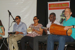 Alunos do Núcleo Regional de Educação de Cornélio Procópio receberam a Caravana da Poesia. Eles participaram de uma programação cultural sobre a vida e obra do escritor e compositor paranaense Paulo Leminski e tiveram a oportunidade de conhecer uma das filhas do poeta, Estrela Leminski, que se apresentou com o músico e compositor paranaense Téo Ruiz.