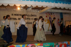 Mostra Folclórica e Festival de Talentos e Arte animam alunos do Colégio Estadual do Lajeado, em São Mateus do Sul. 