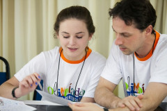 Alunos paranaenses estão entre os finalistas da Olimpíada de Língua Portuguesa. Na foto a aluna Laís Suzana Sary, do Colégio Estadual da Colônia Murici, de São José dos Pinhais. 