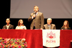 Evento promove discussão entre profissionais da educação básica e superior sobre formação para mudanças no contexto da educação, políticas, representações sociais e práticas. 