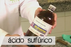 Vídeos trazem exemplos práticos e orientações sobre o uso de laboratórios de Química, Física, Matemática e Biologia nas escolas.