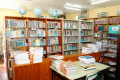 A orientação da Secretaria de Estado da Educação é de que os diretores deixem um responsável para receber os livros e assim evitar atrasos.