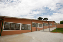 O início das aulas, em 9 de fevereiro, marcará uma nova etapa da história de 48 anos do Colégio Estadual Yvone Pimentel, no bairro Novo Mundo, em Curitiba. As obras de reconstrução do colégio terminaram e os cerca de mil alunos matriculados começarão o ano letivo em um ambiente revitalizado e moderno. 13-01-15.