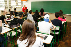 Cota extra consumo foi depositada nesta quinta-feira (12). O recurso está disponível para escolas que não apresentam pendências de prestação de contas.