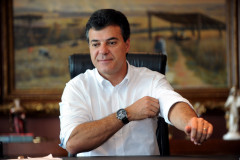 Ações estão sendo colocadas em prática para cortar despesas e ampliar a receita em função da queda da atividade econômica no Brasil.