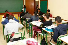 Serão selecionados profissionais para exercer as funções de professor, professor pedagogo e tradutor e intérprete de Língua Brasileira de Sinais.