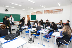 As que pararam nesta segunda mobilização terão que repor os conteúdos até fevereiro de 2016. Em alguns casos, comprometendo o recesso de julho do próximo ano.