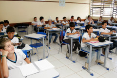 A partir da próxima semana, a Secretaria dará novas orientações a respeito da reposição, caso as comunidades escolares optem por utilizar a sexta aula.