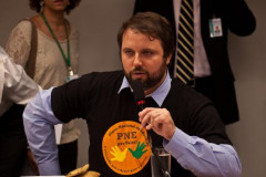 Nesta quarta-feira (29), às 9h, em plenária do Conselho Estadual de Educação do Paraná (CEE-PR), o coordenador geral da Campanha Nacional pelo Direito à Educação, Daniel Cara, fará o pré-lançamento do portal www.custoalunoqualidadeinicial.org.br (disponível somente a partir deste dia 29), que apresenta os valores atualizados do Custo Aluno-Qualidade Inicial (CAQi) e traz informações sobre o Custo Aluno-Qualidade (CAQ) no Plano Nacional de Educação (PNE).