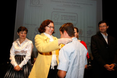 Os alunos das escolas da rede pública do Paraná receberam nessa sexta-feira (4) as medalhas de prata e bronze conquistadas na 10ª edição da Olimpíada Brasileira de Matemática das Escolas Públicas (Obmep) 2014. A premiação aconteceu na Federação das Indústrias do Estado do Paraná (Fiep), em Curitiba. Os alunos que conquistaram as medalhas de ouro foram premiados no dia 20 de julho, no Rio de Janeiro.