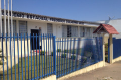 Em Piên, município de 11 mil habitantes, na Região Metropolitana de Curitiba, o Colégio Estadual Frederico Guilherme Giese é um exemplo de boa gestão dos recursos financeiros. O colégio tem mil alunos e recebe cotas mensais do Fundo Rotativo no valor de R$ 2,9 mil.