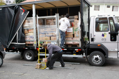 O Governo do Paraná está enviando às escolas estaduais e conveniadas a terceira remessa de alimentos não perecíveis da merenda escolar