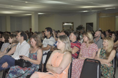 A melhoria da qualidade de ensino ofertado aos cerca de cinco mil estudantes dos colégios estaduais agrícolas e no colégio estadual florestal é tema do Simpósio Eixo Tecnológico Recursos Naturais, promovido pela Secretaria de Estado da Educação. O evento começou nesta segunda-feira (19), em Foz do Iguaçu, no Oeste do Paraná e conta com a participação de 200 profissionais da educação.