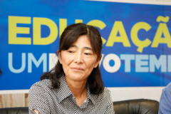 A supervisora educacional japonesa Shimauchi Mitsuko, do município de Toyohashi, visitou durante dois meses e meio escolas de Curitiba, Londrina, Maringá e Paranavaí e conheceu de perto um pouco do dia a dia das escolas paranaenses. “Esse contato foi importante para passar alguns conhecimentos e também conhecer novas ferramentas de trabalho que podemos utilizar no Japão”, disse Shimauchi Mitsuko, que é professora de Matemática.