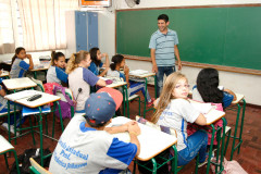 A mesma opinião tem o diretor Alci Fonseca Romero, da Escola Estadual Professora Rosa Frederica Johnson, de Almirante Tamandaré (Região Metropolitana de Curitiba). “Acredito que o principal papel do gestor hoje seja conciliar todos os segmentos que existem dentro da escola: alunos, professores, funcionários e a comunidade em geral. Isso não é um trabalho fácil, é um desafio”, relatou o diretor.