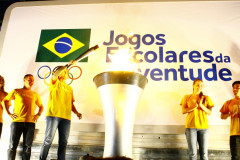 A delegação paranaense iniciou nesta sexta-feira (13), em Londrina, no Norte do Estado, a participação nos Jogos Escolares da Juventude 2015, etapa para jovens com idade entre 15 e 17 anos.

Os jogos envolvem mais de 3,7 mil estudantes de todo o País, na disputa das 13 modalidades. Contando as seletivas municipais e estaduais, o evento contempla mais de 2 milhões de jovens, representando 40 mil escolas públicas e particulares, de quase 4 mil cidades de todo o país.