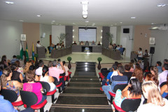 A primeira colocada de cada Núcleo recebeu R$ 3 mil em cota extra do Fundo Rotativo, a segunda, R$ 2 mil e a terceira, R$ 1 mil. Além disso, todas as premiadas receberam kits com um projetor de imagem, um HD externo, roteador e pen-drives. A escolha das vencedoras foi feita por uma comissão formada pelos técnicos da CAF e da área pedagógica que trabalham nos Núcleos Regionais de Educação.