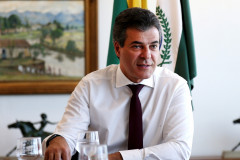 O valor soma R$ 1,4 bilhão. Por lei, o pagamento pode ser feito até o dia 20 de dezembro, mas foi antecipado por decisão do governador.