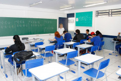 A partir desta segunda-feira (21) até o dia 29 de janeiro de 2016 a Secretaria de Estado da Educação fará um levantamento das vagas disponíveis na rede estadual de ensino para novas matrículas.