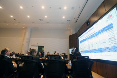 Richa enfatiza que já nesta folha de janeiro o governo reajustará em cerca de 10,8% o salário dos servidores estaduais. O valor é com base no acumulado do Índice de Preços ao Consumidor Amplo (IPCA) em 2015. Além disso, em outubro do ano passado pagou reajuste de 3,45%. “Essa é uma demonstração do respeito e valorização do trabalho dos funcionários estaduais. Estamos fazendo um esforço para honrar os compromissos e melhorar as condições dos servidores”, disse o governador.