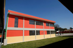 A partir do dia 29 de fevereiro, quando inicia o ano letivo de 2016, os estudantes da rede estadual de ensino e a comunidade escolar terão duas opções inéditas para a formação profissional gratuita. Em Cascavel, no Oeste, a novidade será o curso técnico em Móveis, ofertado pelo Centro Estadual de Educação Profissional Pedro Boaretto Neto. Na Capital, a novidade é o curso técnico em Biotecnologia, que será oferecido pelo Centro Estadual de Educação Profissional de Curitiba.