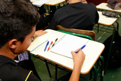 A partir desta segunda-feira (15), estudantes da rede estadual que por algum motivo desejam trocar de escola já podem procurar a instituição de ensino de interesse e preencher o Cadastro de Espera de Vagas Escolares (CEVE)