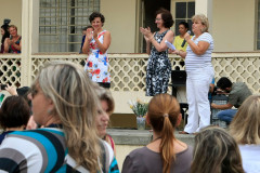 As servidoras da Secretaria de Estado da Educação tiveram uma tarde diferente nesta terça-feira (8), Dia Internacional da Mulher. Atividades culturais, cartazes e depoimentos pessoais e profissionais marcaram a data. Também foram declarados poemas, poesias, contos e histórias de lutas e conquistas das profissionais da educação.