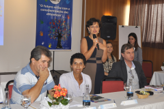 O anúncio foi feito nesta sexta-feira (17), pelo diretor-geral da secretaria, Edmundo da Veiga, e pela superintendente, Fabiana Campos, em reunião da Federação das Apaes (Feapaes), em Curitiba. 