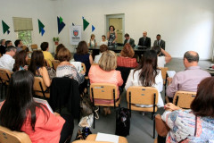 Professores e funcionários das escolas da rede estadual que aderiram à mobilização nacional na quinta-feira da semana passada deverão fazer a reposição do dia letivo, e não apenas de conteúdos. A medida foi tomada em conjunto com os 32 chefes das regionais de educação do Paraná e anunciada pela secretária de Estado da Educação, professora Ana Seres, nesta segunda-feira (21), durante reunião, em Curitiba. 