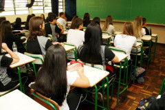 Aproximadamente 4,2 mil estudantes já frequentam escolas estaduais que ofertam Educação em Tempo Integral. A ampliação da oferta faz parte de uma política estadual para estender a modalidade e fortalecer o processo de ensino e aprendizagem, garantindo educação de qualidade aos estudantes paranaenses. 