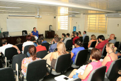 A Ouvidoria da Secretaria de Estado da Educação estabeleceu, em reunião realizada na terça-feira (19), novas metas para acelerar os processos de atendimento à comunidade escolar, através da redução de prazos e formação para mediação de conflitos. 