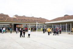 Os avanços da carreira dos profissionais da educação nos últimos anos tornaram o Paraná o melhor Estado da região Sul para o exercício da profissão. A afirmação é de professores dos estados vizinhos que atuam na rede paranaense de ensino através do sistema de permuta, no qual profissionais concursados em outros estados podem assumir a mesma função no estado de sua escolha. Entre os principais atrativos está a hora-atividade, o plano de carreira, o salário e a estrutura.