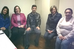 Durante encontro os técnicos da Controladoria conheceram a equipe e funcionamento da Ouvidoria da SEED e elogiaram o trabalho desenvolvido pelo setor. 