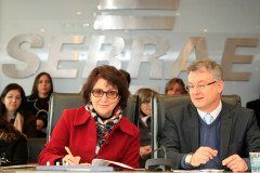 A Secretaria de Estado da Educação e o Sebrae/Paraná formalizaram nesta quinta-feira (9), em Curitiba, convênio para a oferta de cursos de educação empreendedora nas escolas estaduais