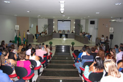 Ações pedagógicas inéditas e criativas, somadas à participação cada vez maior da comunidade na rotina das escolas, estão transformando a realidade das unidades da rede pública estadual. Além de decidir e contribuir para a administração dos recursos que chegam às escolas, pais e estudantes participam das decisões com os diretores e tornam as gestões escolares mais democráticas.