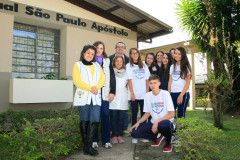 Além das aulas curriculares tradicionais como Português, Matemática e História, os 1,3 mil alunos do ensino fundamental e médio do Colégio Estadual São Paulo Apóstolo, no bairro Uberaba, em Curitiba, aprendem conceitos fundamentais de cidadania e protagonismo juvenil através de projetos sociais desenvolvidos junto a instituições filantrópicas vizinhas à escola